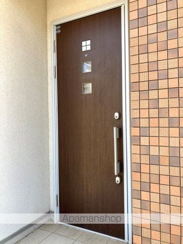 柏市 2階建 築21年の玄関写真