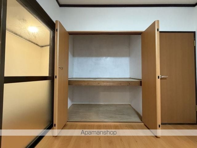 東新町1丁目貸家の内装写真