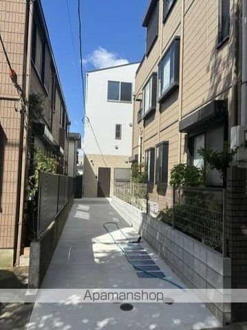 ヒルサイド西が丘の玄関写真