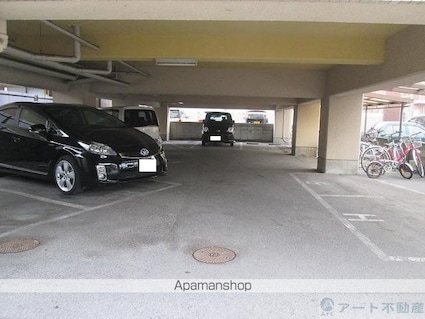 ＲＩＣＨ　ＦＩＥＬＤ土居田[1R/23.43m2]の駐車場2