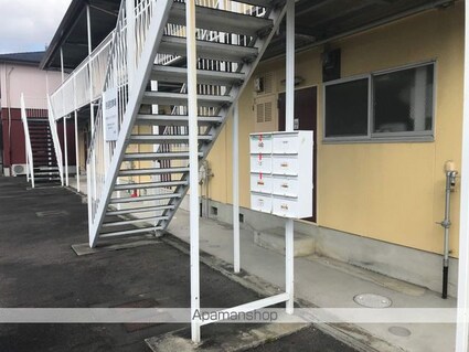 ハイツ赤尾[2K/38.8m2]のエントランス