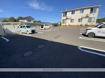 グラン　アイリス　Ⅱ[1LDK/40.36m2]の駐車場