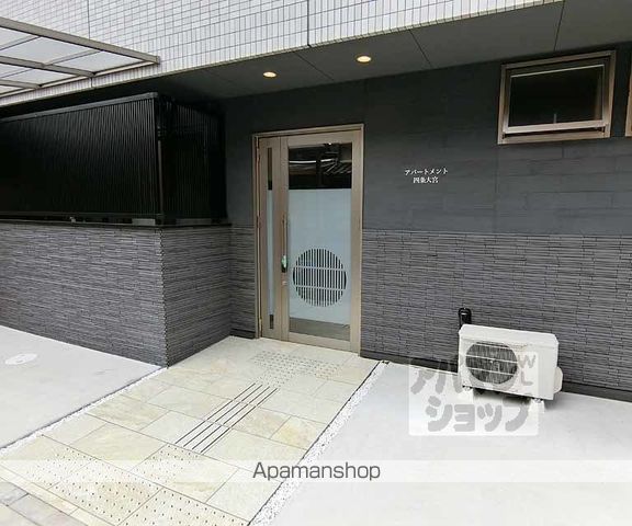 ナトゥール四条大宮の玄関写真