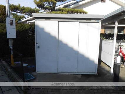 コージコート[2LDK/55.84m2]の共用部1