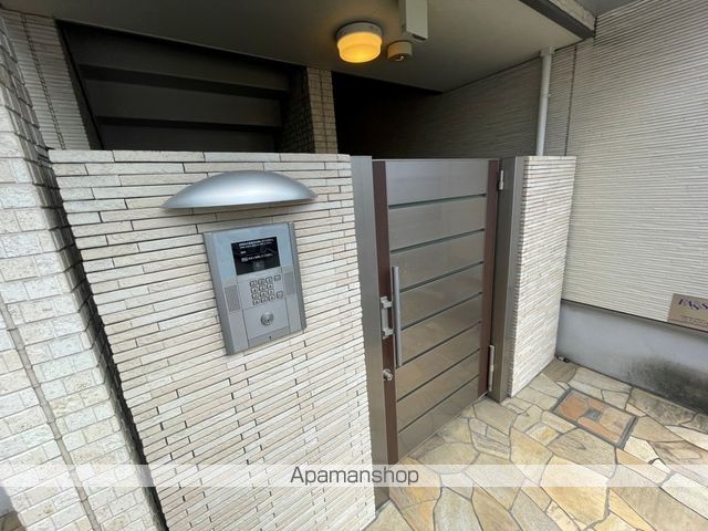 フジパレス下新庄I番館の玄関写真