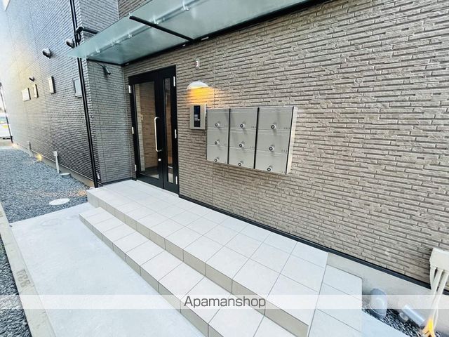 セレニティ池田A棟の玄関写真