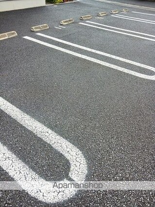 レジデンスⅦ[1LDK/45.77m2]の駐車場