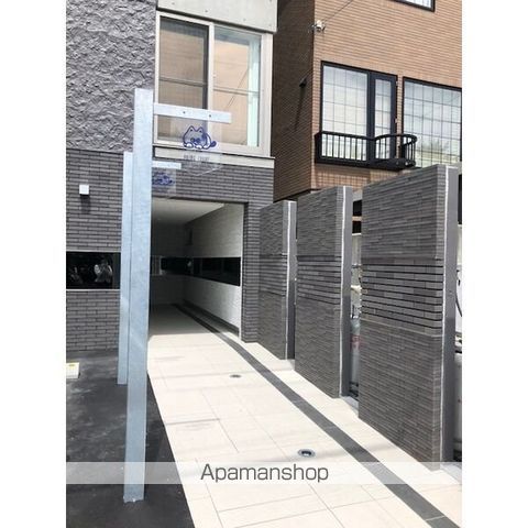 プライムコート西町の玄関写真