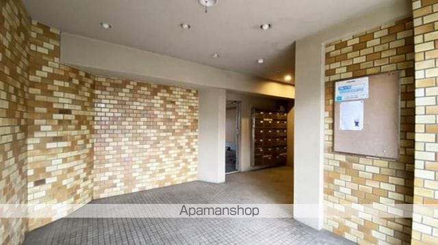 ハイデンス岡山の玄関写真