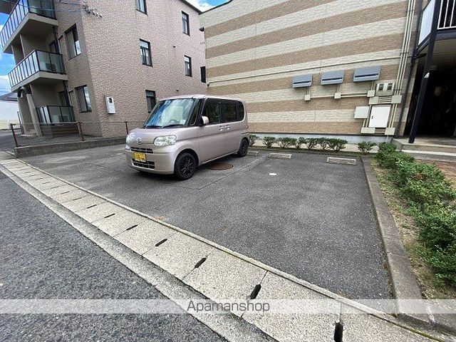 レオパレスタカスのその他写真