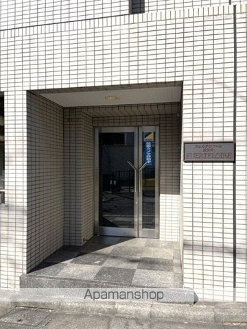 フェルテロアール祐天寺の玄関写真