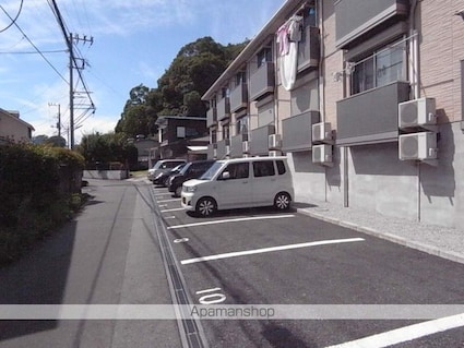 ラ・シエスト[1K/28m2]の駐車場