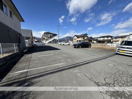 シルクハウス[1K/22.68m2]の駐車場