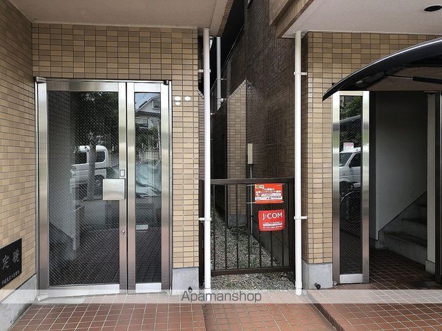 パークステイツ伊勢原の玄関写真