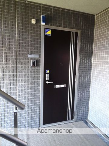 AーROOMの玄関写真