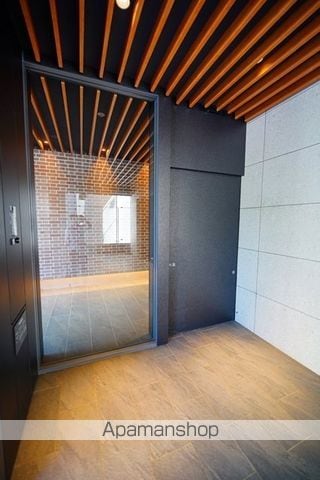 ラティエラ四谷の玄関写真