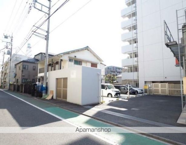 DAFFITTO 三鷹の玄関写真