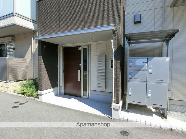 アネックス伍番館の玄関写真