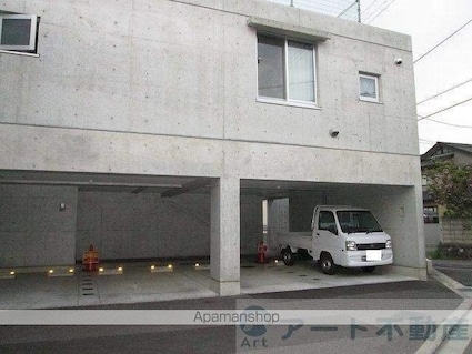 ａｍｂｉｔｉｏｎＫ２[2LDK/77.76m2]の駐車場