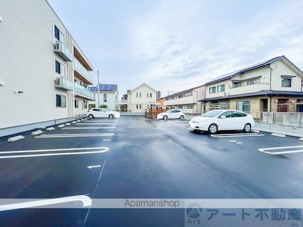 シャーメゾン　アヴァンセ[1K/41.12m2]の駐車場