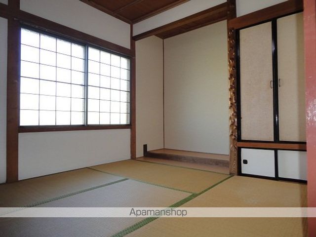 ＪＲ函館本線 滝川駅 バス乗車時間：20分 最寄りバス停で下車 徒歩3分 2階建 築63年の内装写真