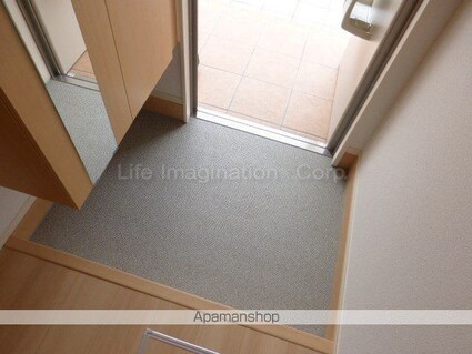 Ｍ’ｓコート[3LDK/68.2m2]の玄関