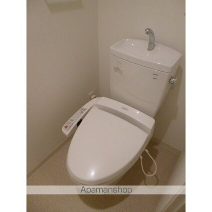 東京都新宿区岩戸町[1LDK/48.62m2]のトイレ