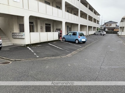 ミヤザキ第１マンション[2LDK/57.76m2]の駐車場