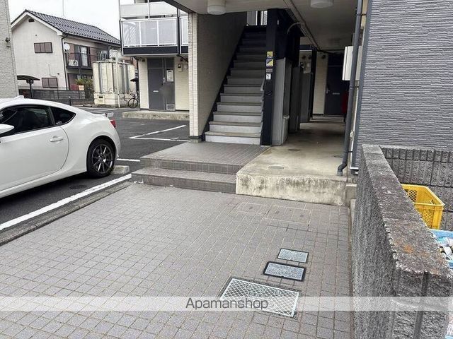 レオパレスレインボーステイツの玄関写真