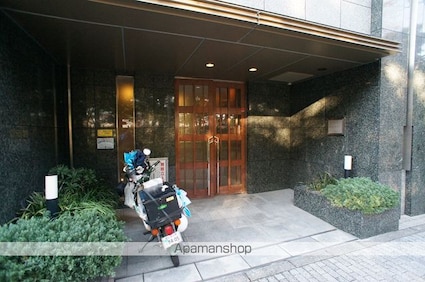 ヒルズ新宿御苑[2SLDK/78.68m2]のエントランス