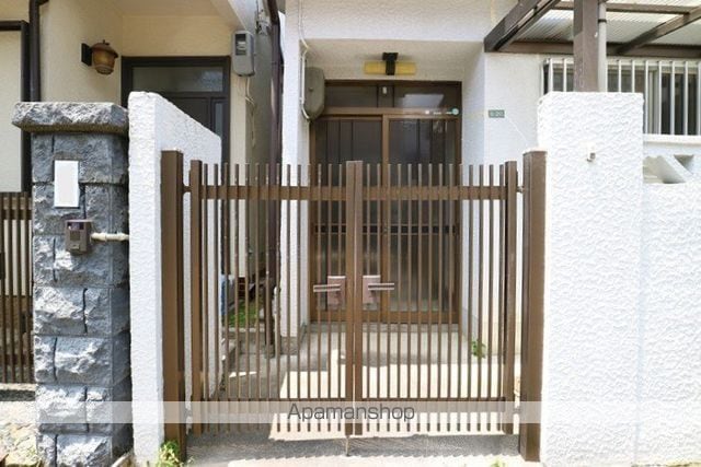 戸伏町平屋2戸1の玄関写真