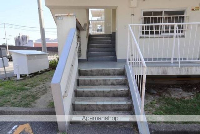 ビレッジハウス安古市5号棟の玄関写真