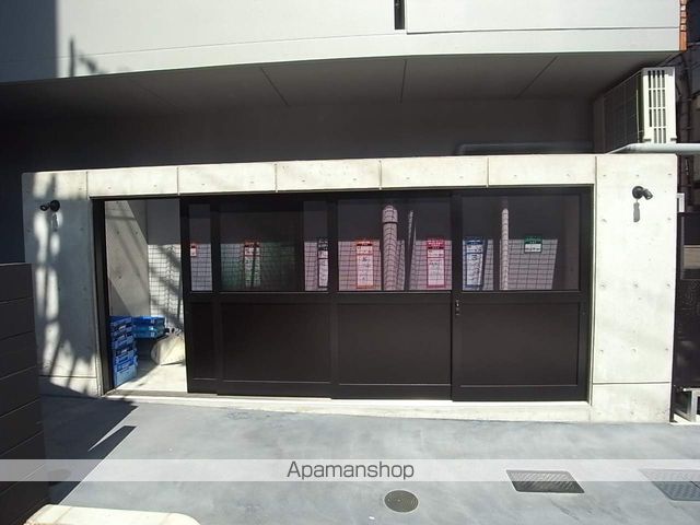 N APARTMENTの玄関写真