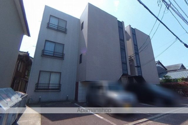 タウンハウス金衛町の玄関写真