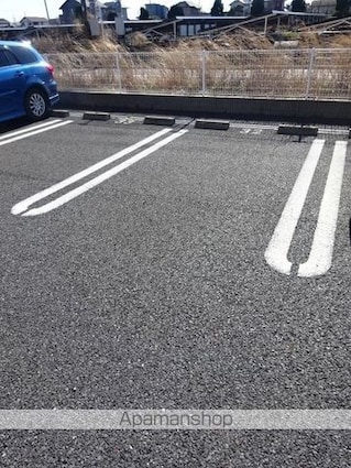 メゾンブリーズⅨ[2DK/50.09m2]の駐車場