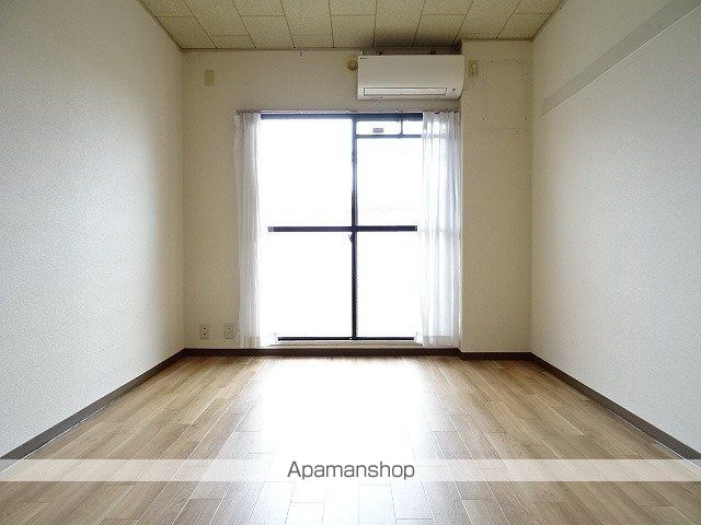 となりの花きゃべつの内装写真