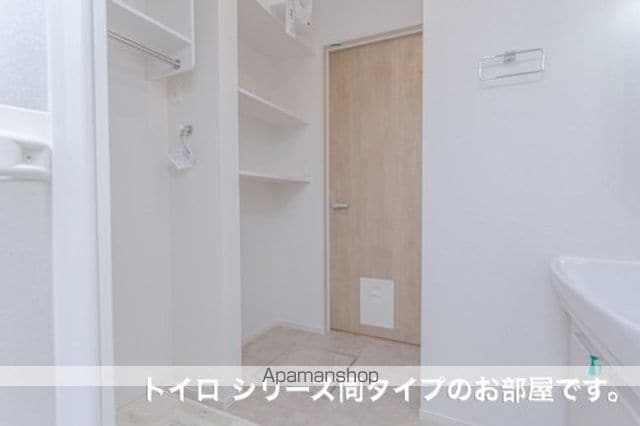 阪急電鉄伊丹線 伊丹駅 徒歩15分 2階建 築2年の内装写真