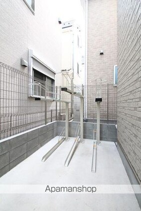 ファインオプト志村[1K/20.96m2]の駐車場