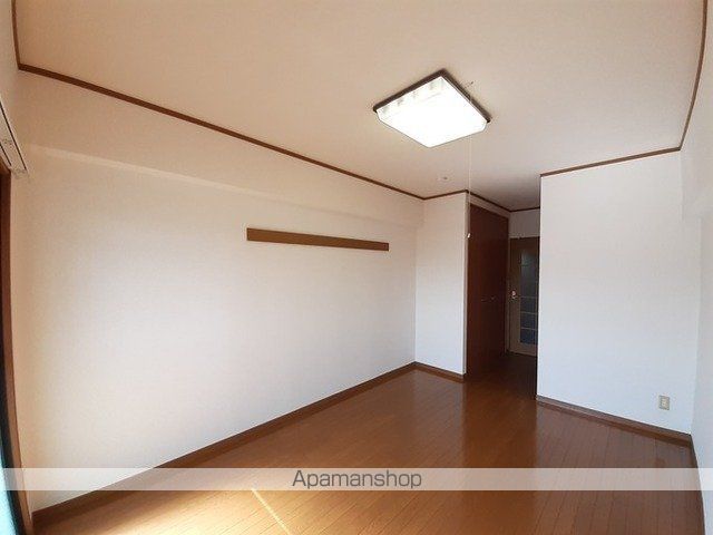 プレンティIIの内装写真