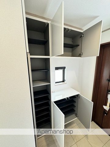 武蔵村山市 2階建 築3年の内装写真