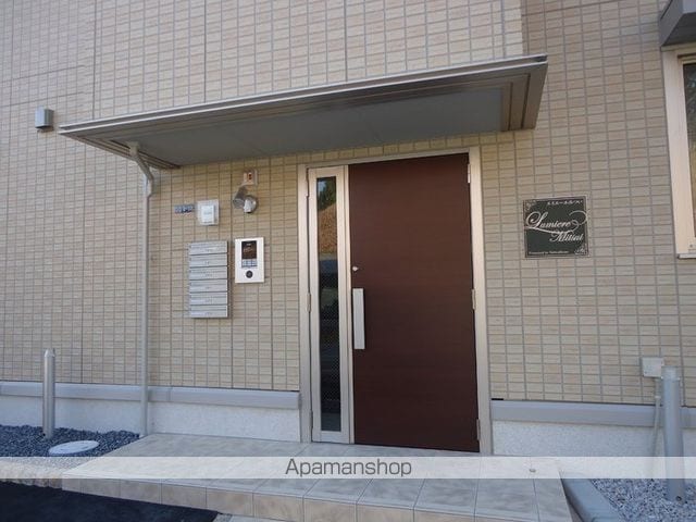 ルミエールみついの玄関写真