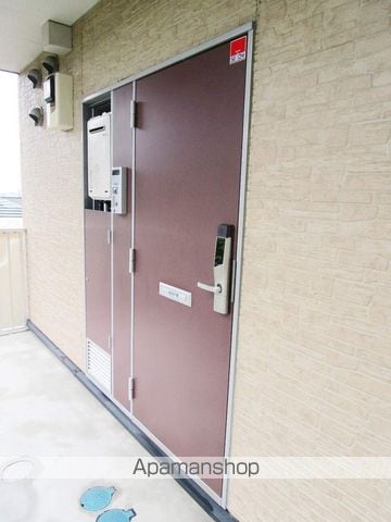 レオパレスアメニティー柿平IIの玄関写真