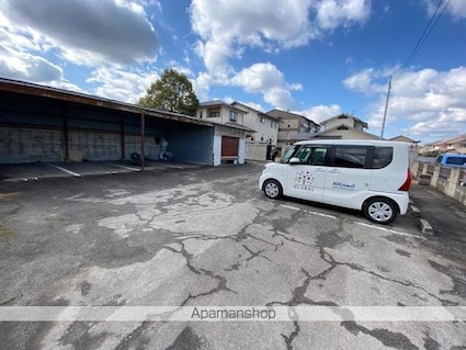 カーサ仏生山[1K/23.22m2]の駐車場