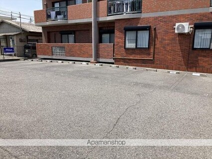 メゾン浜の宮Ⅱ[1LDK/45m2]の駐車場