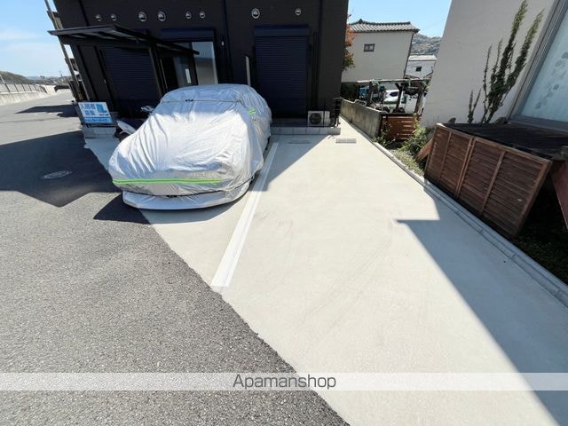 和歌山県和歌山市三葛[1K/19.87m2]の駐車場