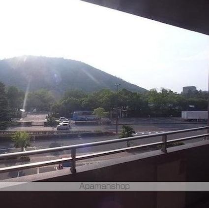 香川県高松市栗林町１丁目[3LDK/69.03m2]のバルコニー