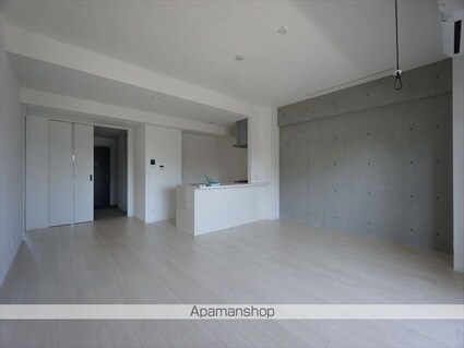 愛知県名古屋市西区菊井２丁目[2LDK/70.84m2]の内装1