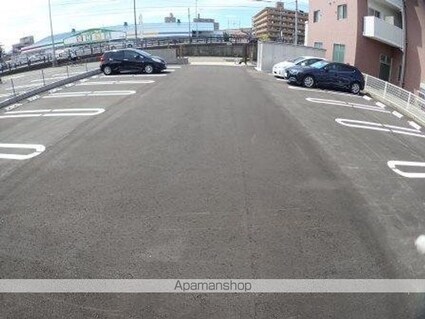 メゾン　ラフィーネⅡ[1LDK/40.27m2]の駐車場2