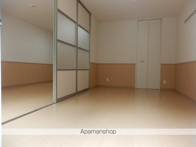 グリーンコート貝塚3号館の内装写真