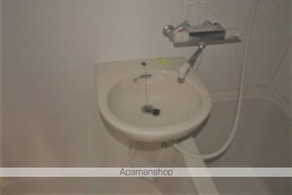 Ａｐａｒｔｍｅｎｔ　三鷹の森[1R/16.7m2]の洗面所